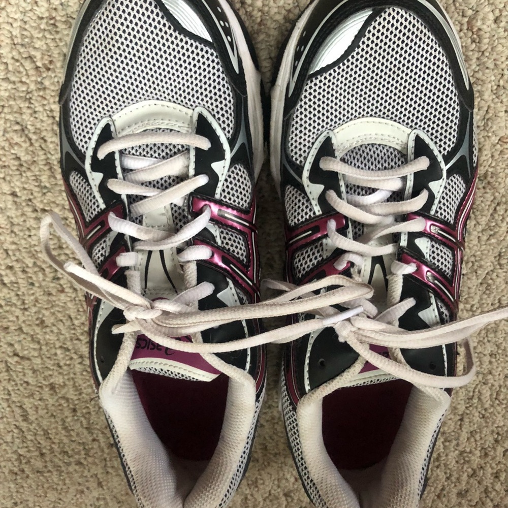 ASICS Gel Galaxy 5 size8.5